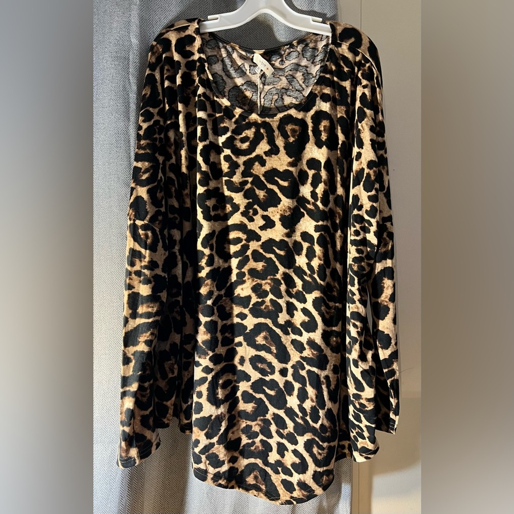 Umgee Leopard Print Long Sleeve Women’s Shirt Size 2X NWT Animal Print Tunic